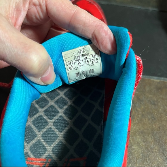 Brooks Launch Boston Run 2015 Red & Turquoise Lobster Athletic Shoes M8.5 W10.5 - Picture 6 of 11